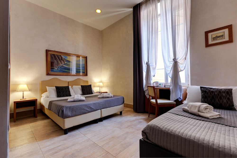 COLLINA SUITES