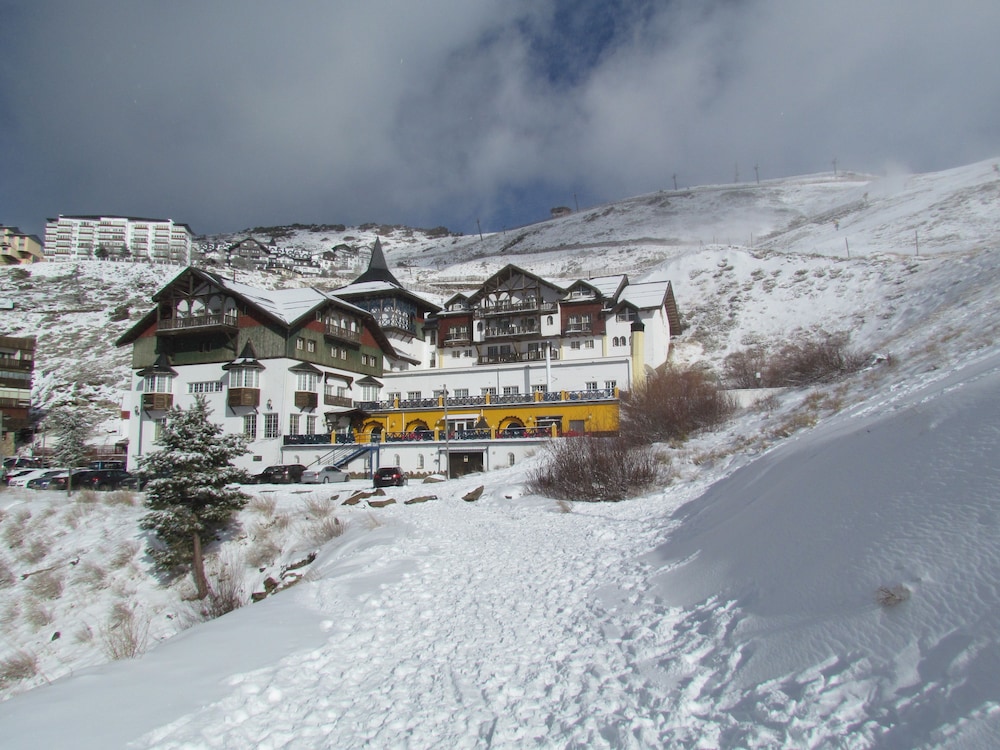 GHM MONACHIL - Hotel cerca del Parque Natural de Sierra Nevada