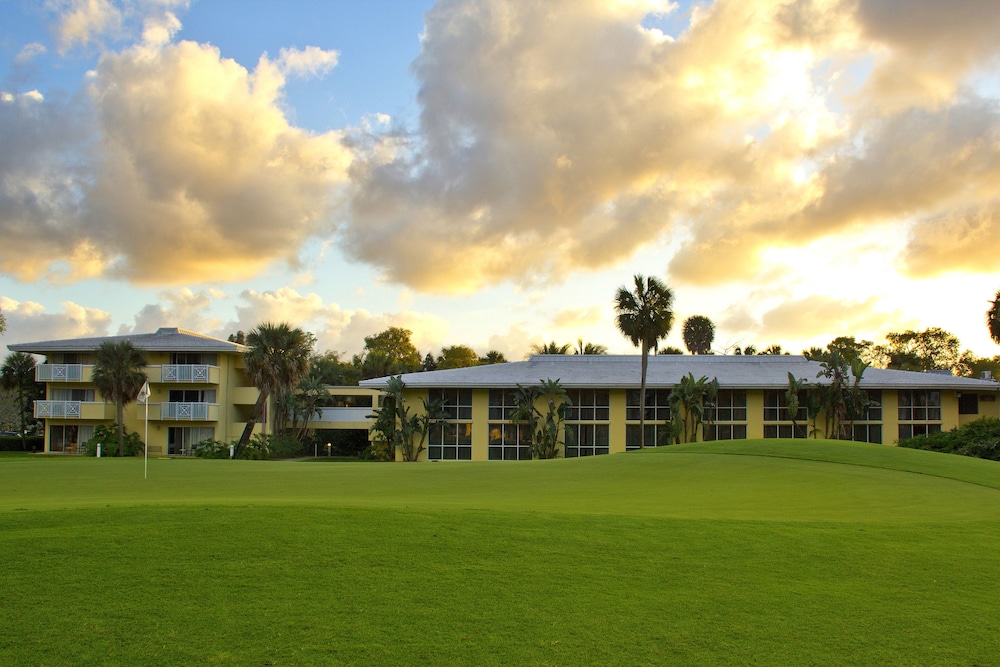 MIAMI LAKES HOTEL AND GOLF