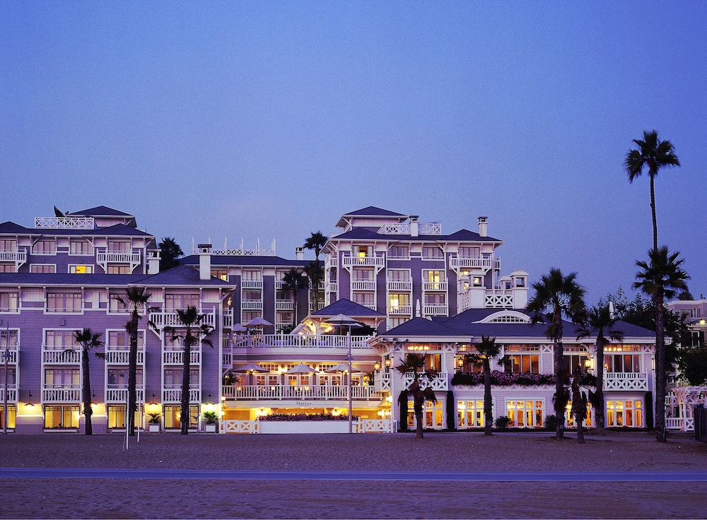 SHUTTERS ON THE BEACH