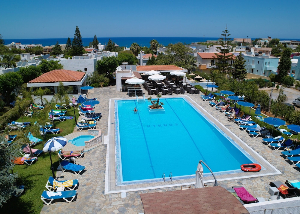 COOEE Kyknos Beach Hotel & Bungalows