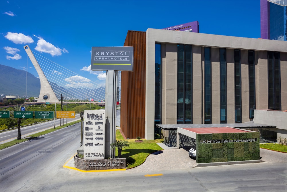 Krystal Urban Monterrey San Jerónimo