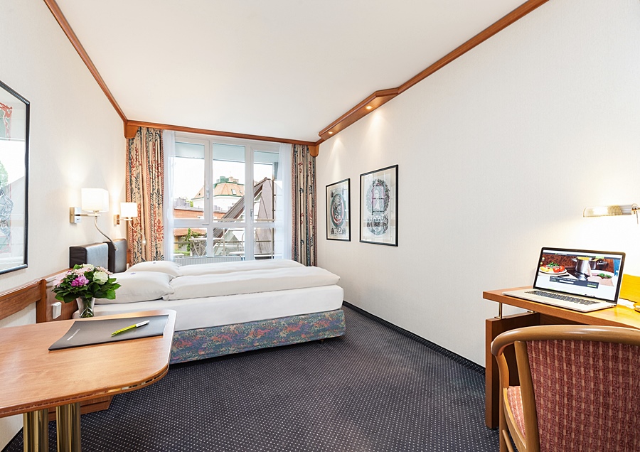 room photo