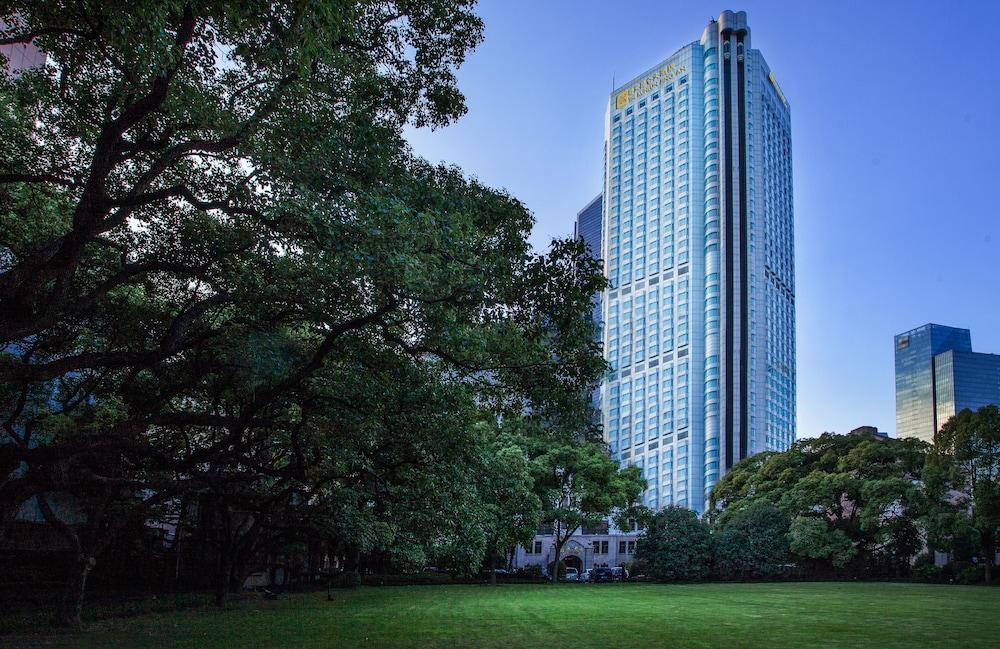 KunLun JingAn Hotel (former Hilton)