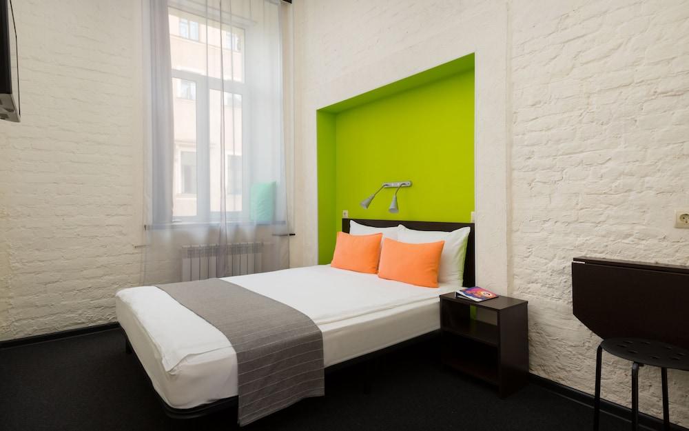 room photo