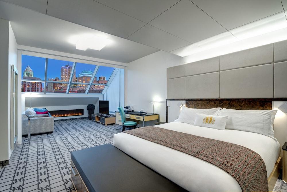 room photo