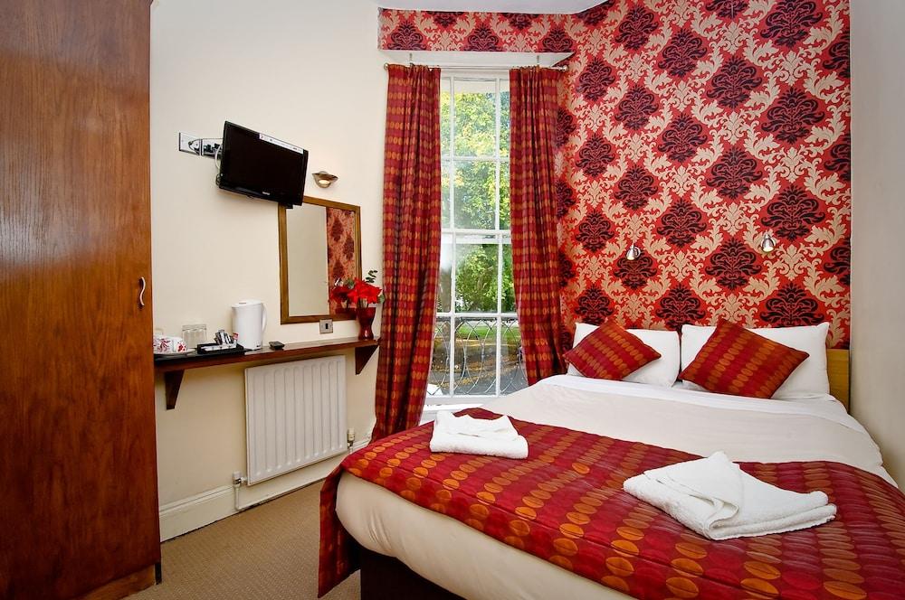 room photo