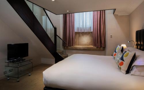 Cheval Phoenix House at Sloane Square