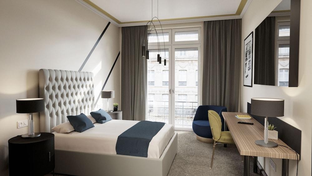 room photo