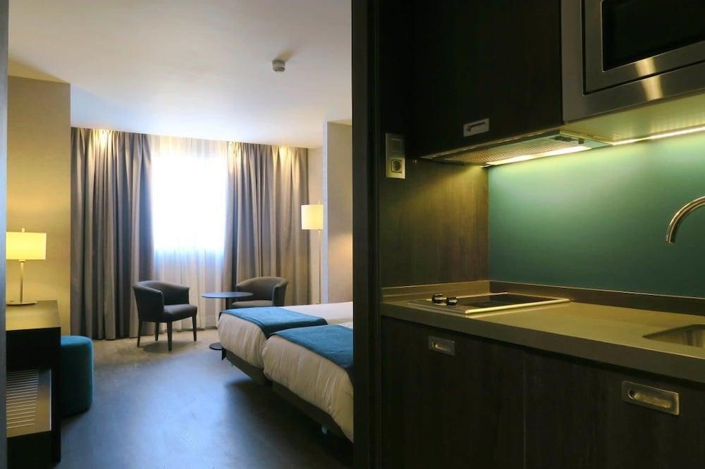 HG CITY SUITES BARCELONA - Hotel cerca del Videoclub Deuvedes