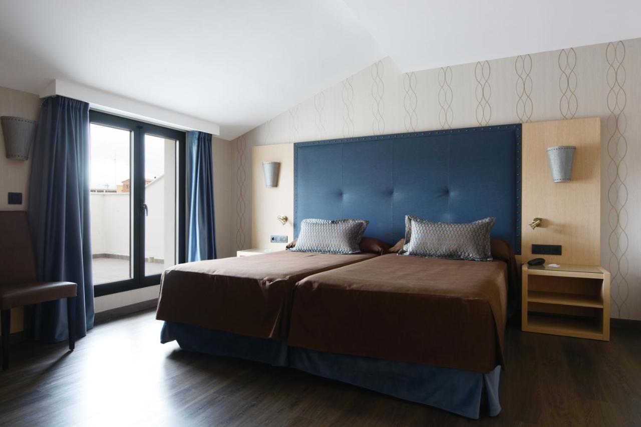 PEDRO I DE ARAGON - Hotel cerca del Aeropuerto de Huesca - Pirineos