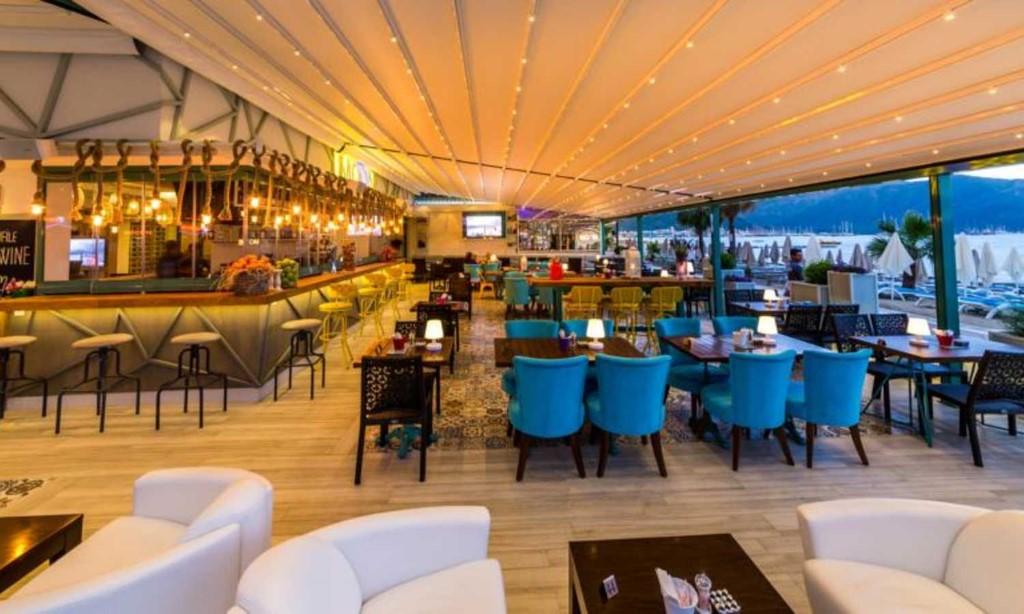 HONEYMOON BEACH HOTEL