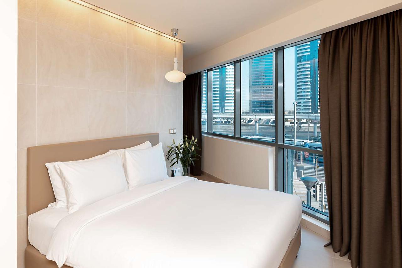 The Radisson Blu Hotel Apartment Dubai Marina