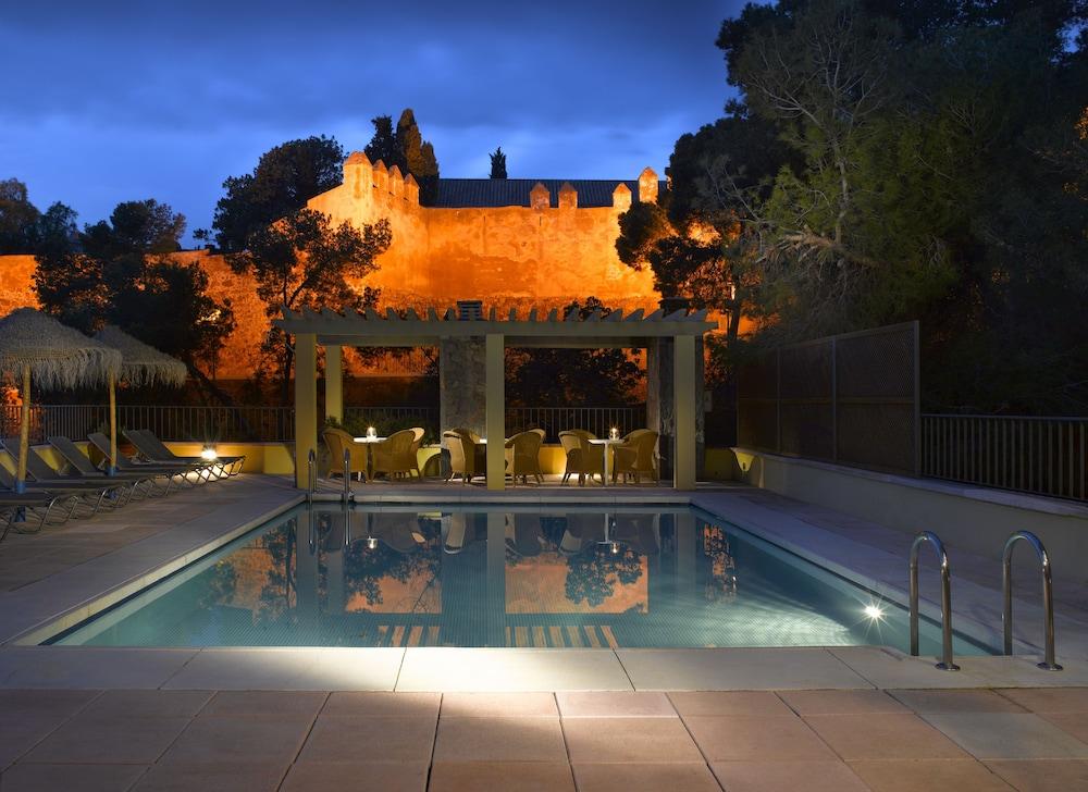 PARADOR DE MÁLAGA GIBRALFARO - Hotel cerca del Plaza de Toros de La Malagueta