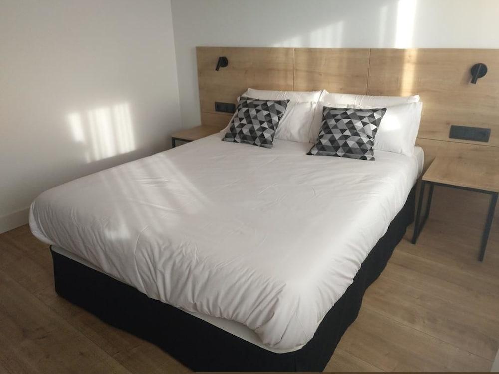 HOTEL ENTRERAILES
