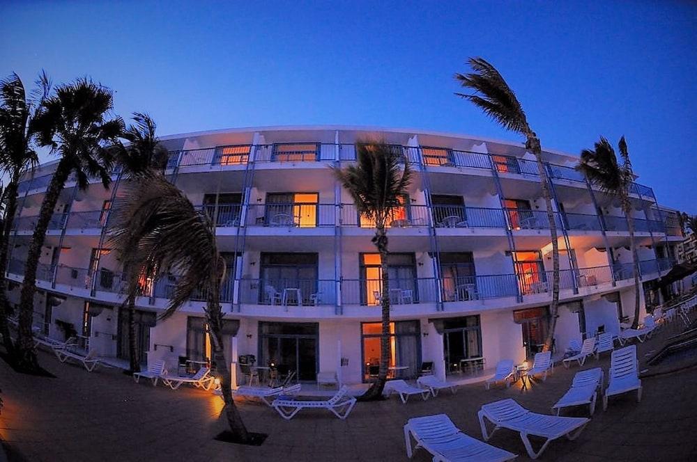 COSTA VOLCAN - Hotel cerca del Lanzarote Golf