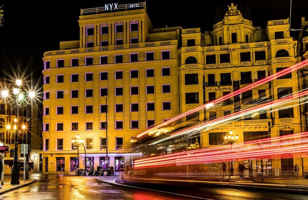 NYX HOTEL BILBAO BY LEONARDO HOTELS - Hotel cerca del Bar Izaro