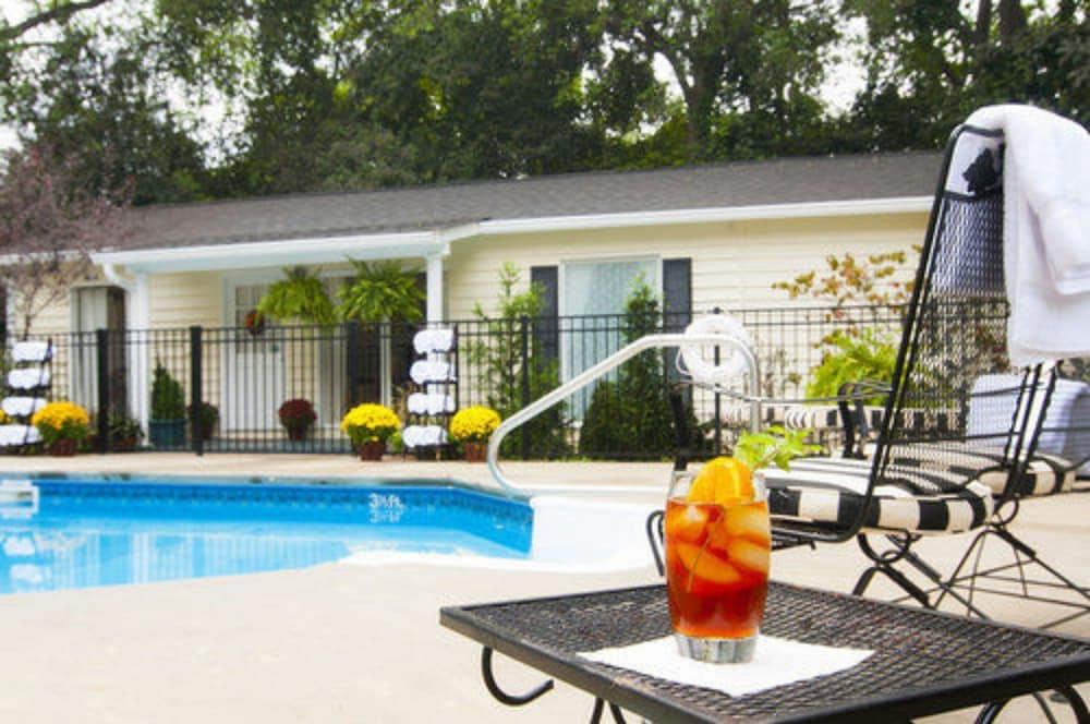 ANTEBELLUM INN Hotel