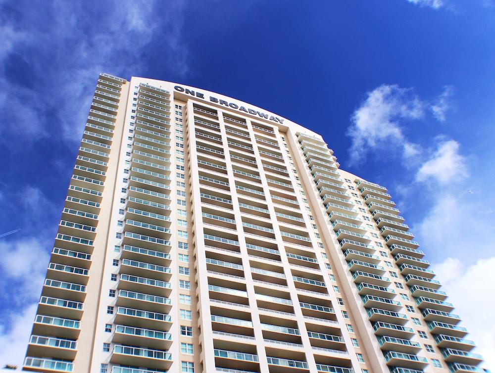 DHARMA HOME SUITES BRICKELL MIAMI AT ONE BROADWAY
