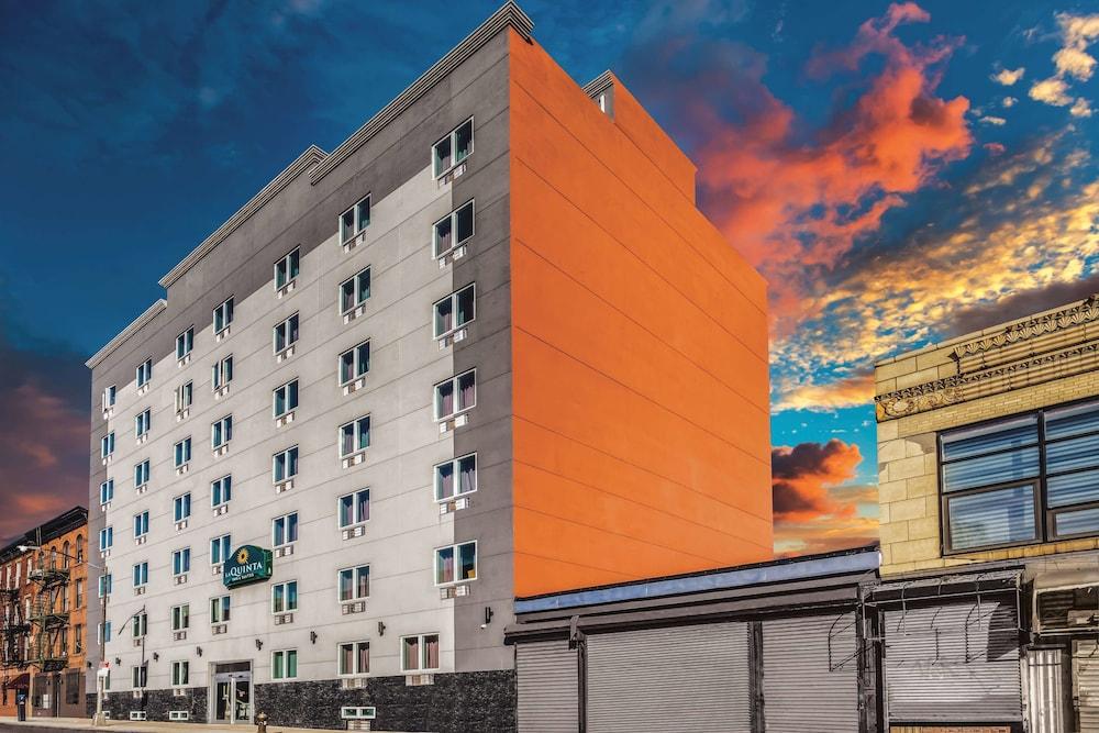 La Quinta Inn & Suites by Wyndham Brooklyn Central