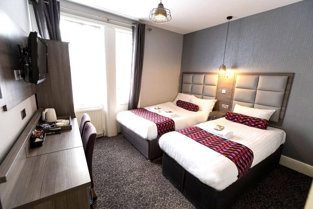 room photo