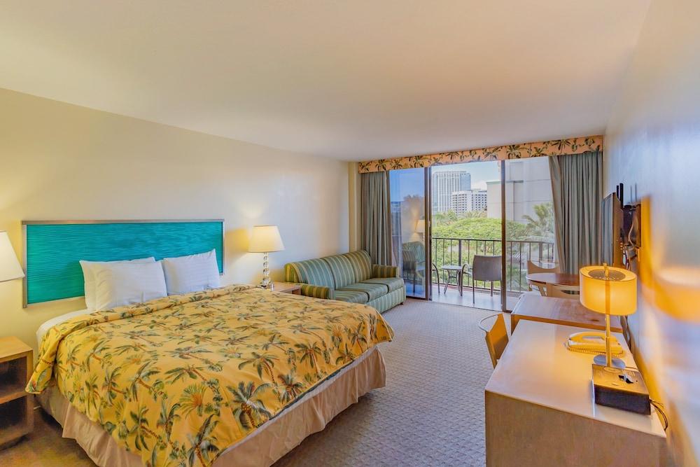 AQUA PALMS WAIKIKI
