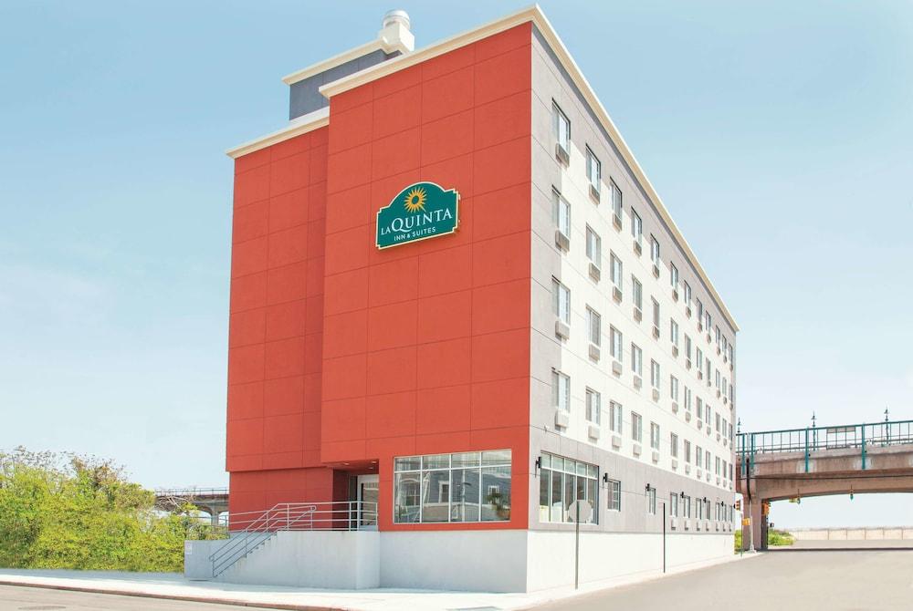 LA QUINTA INN & SUITES FAR ROCKAWAY - JFK AIRPORT