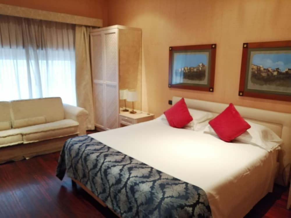 COLOSSEO STUDIO SUITES