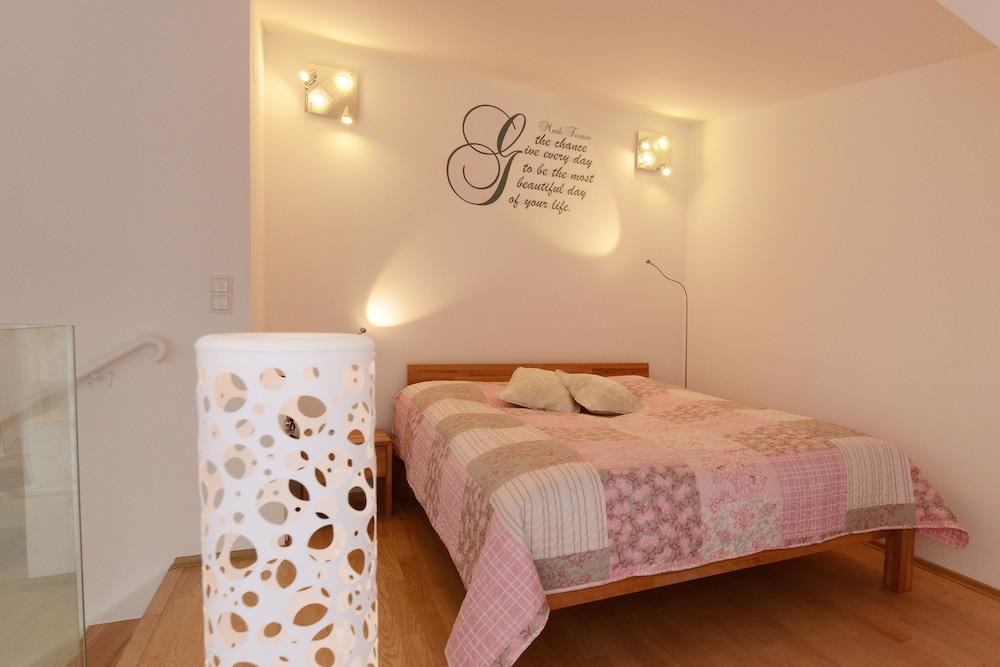 Numa   Strauss Rooms & Apartments