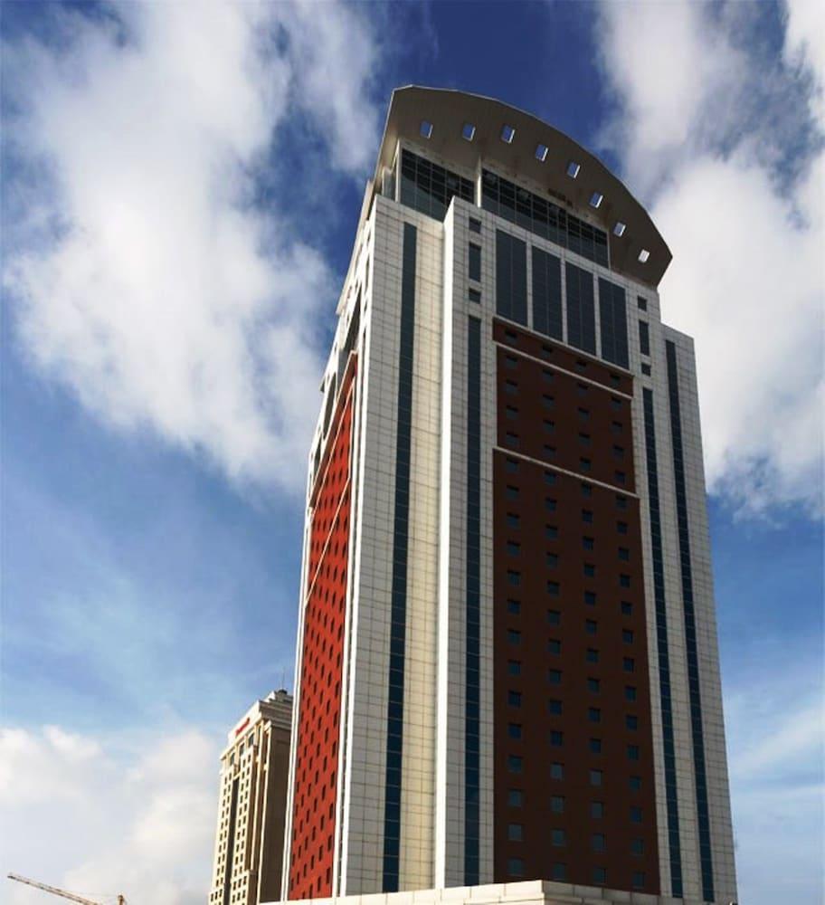 Flora Suites