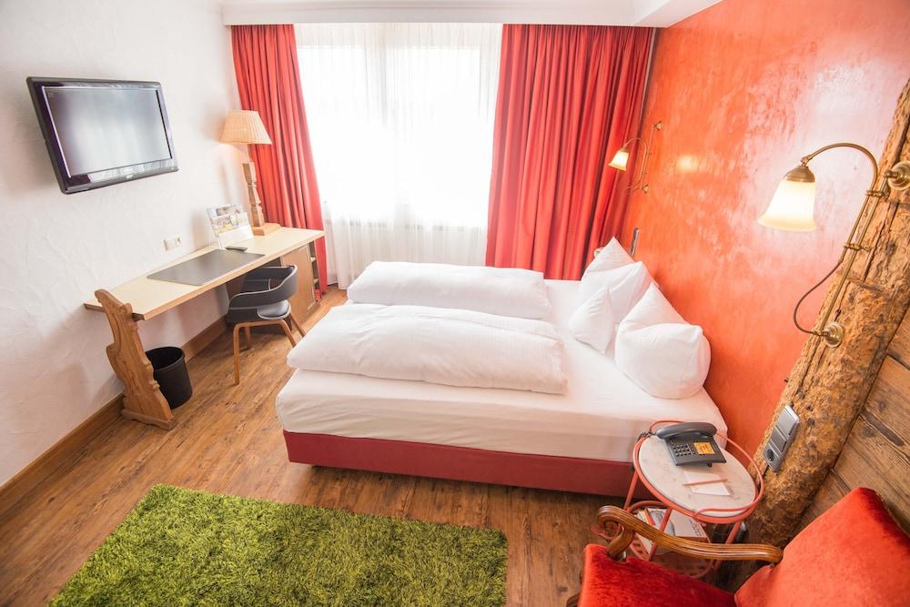 room photo