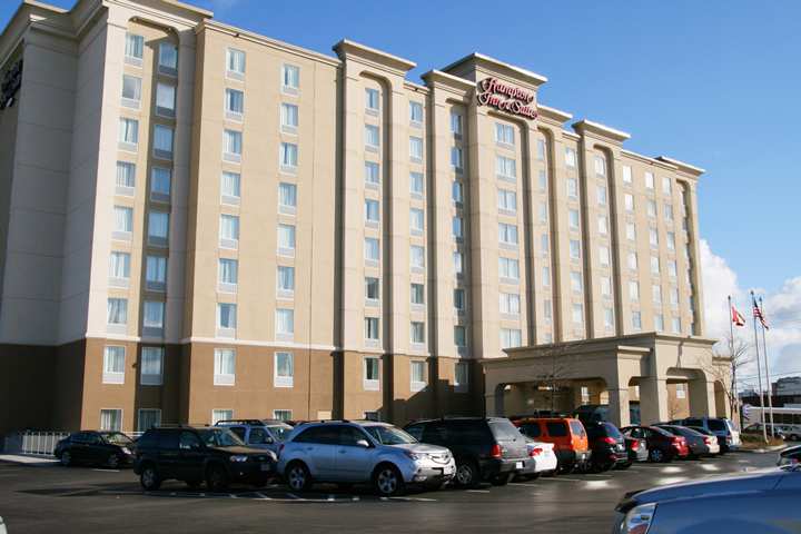 HAMPTON INN & SUITES BY HILTON TORONTO AIRPORT