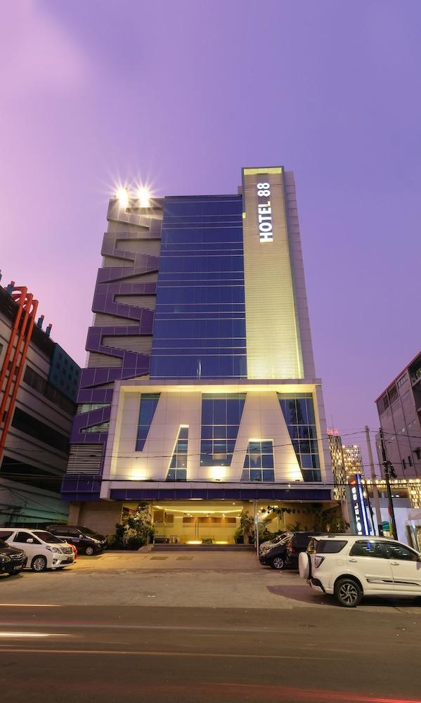 Hotel 88 Mangga Besar 62 by WH