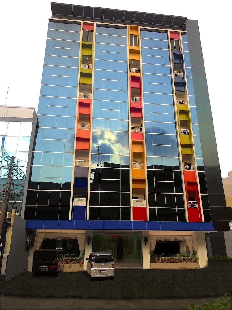 Grand Batik Inn