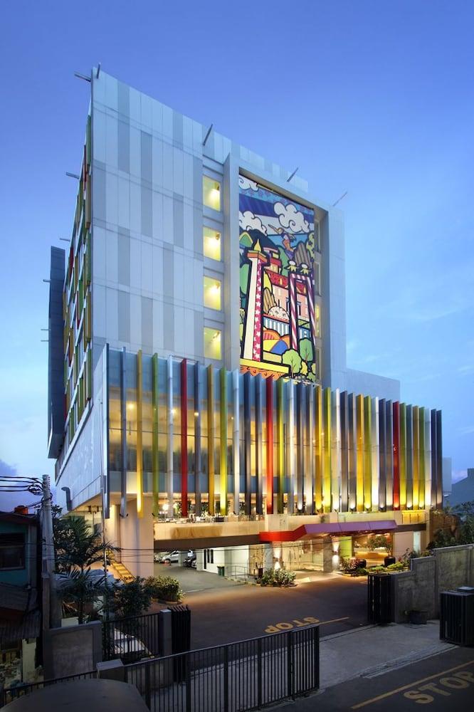 Maxone Hotels at Pemuda Jakarta