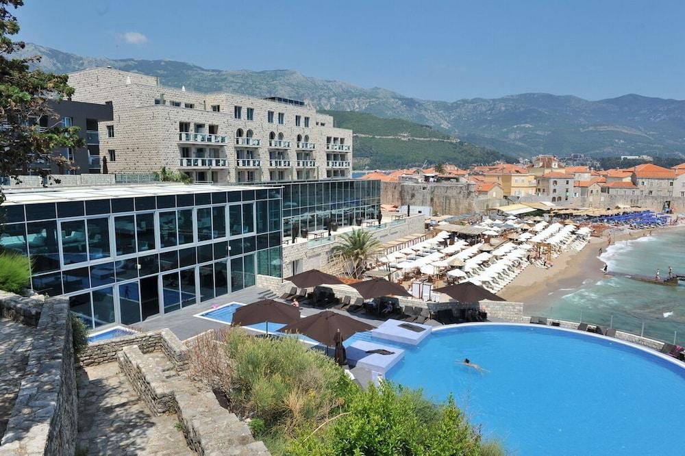 AVALA RESORT & VILLAS