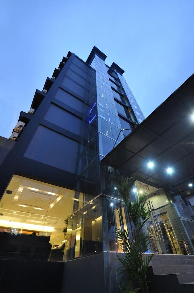 Dreamtel Jakarta Hotel