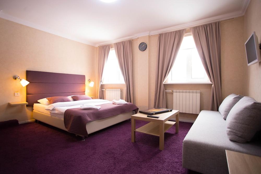 room photo