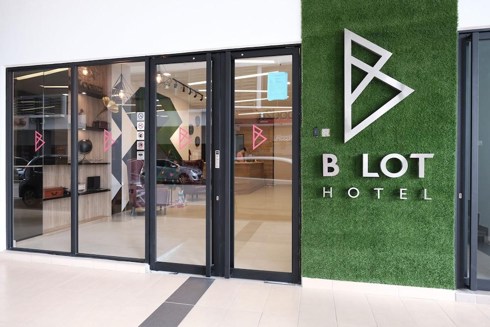 B Lot Hotel