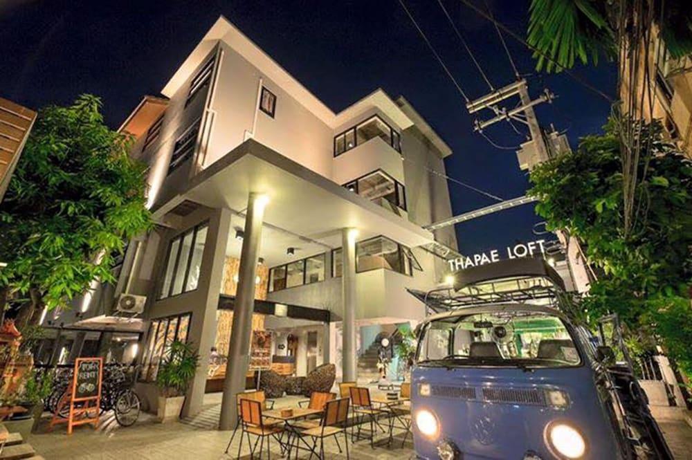 Thapae Loft Hotel