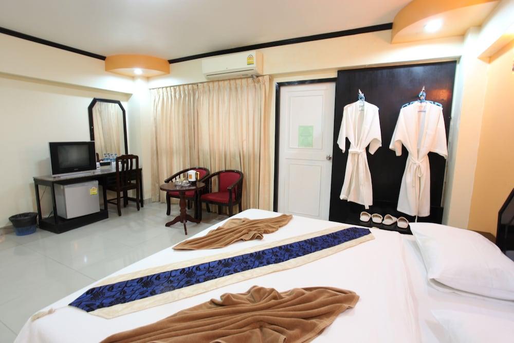 room photo