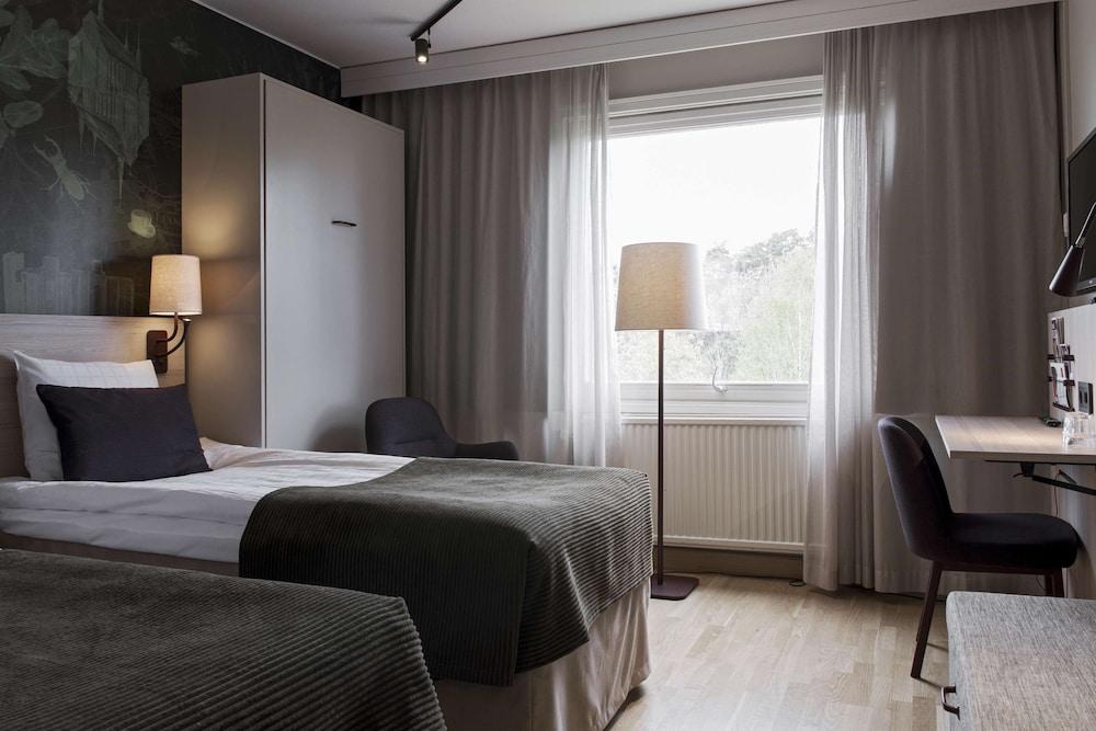 room photo