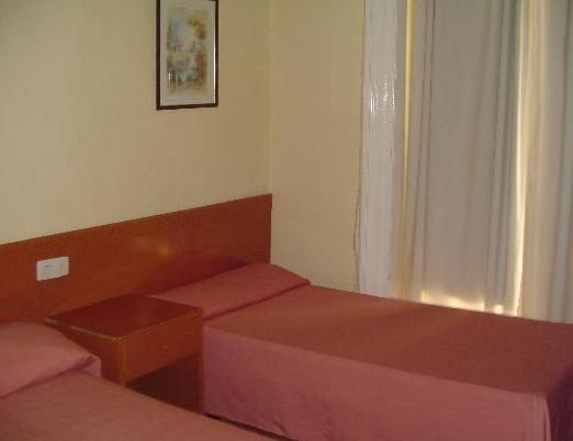 HOSTAL EQUITY POINT MADRID