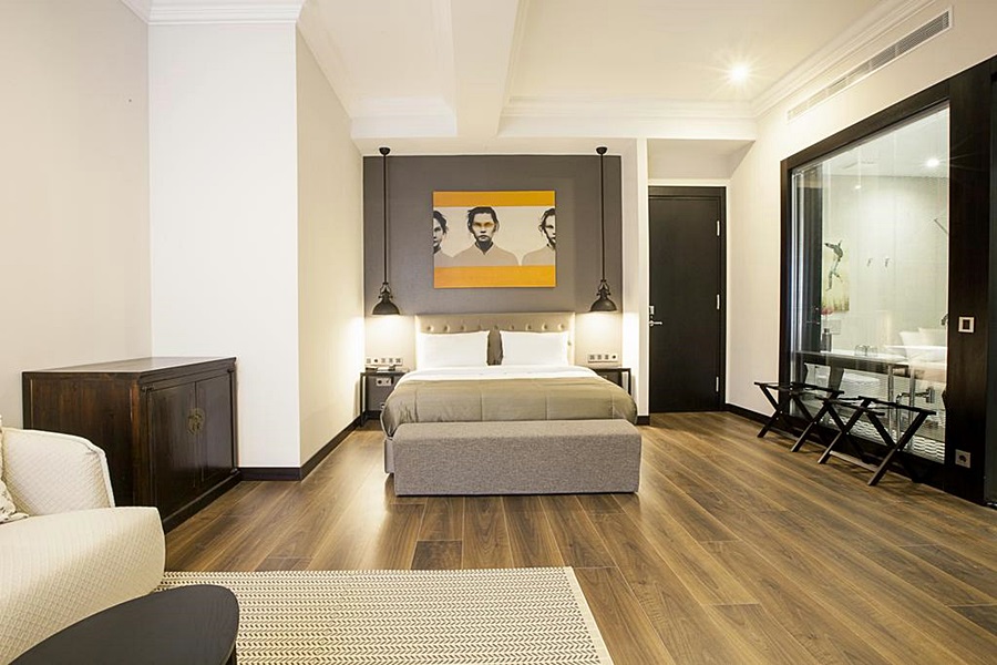 room photo