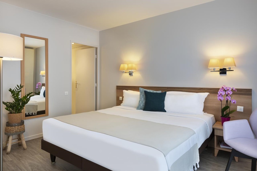 room photo