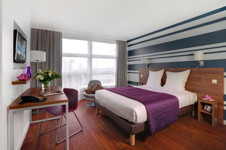 room photo