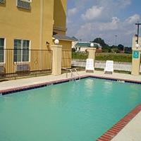 La Quinta Inn & Suites Canton