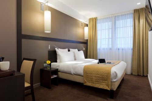 room photo