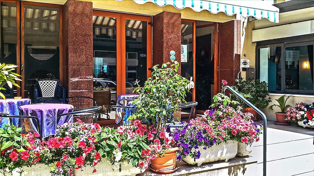 HOTEL NAUTIC