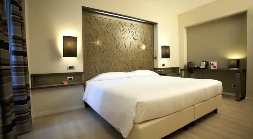 Diplomatic Hotel